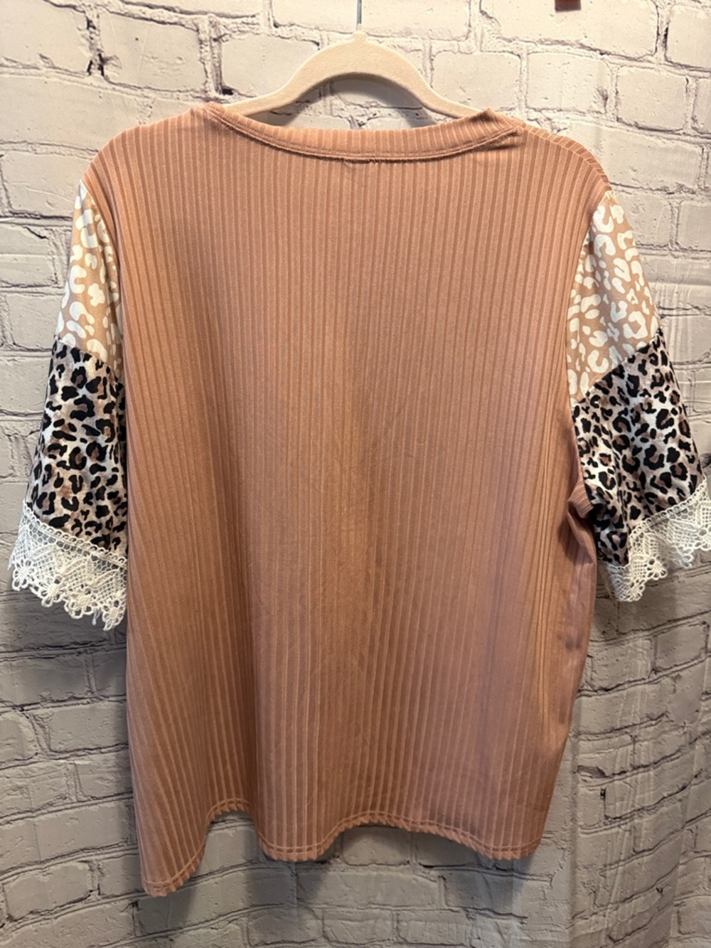 SHEIN Taupe Ribbed Short Sleeve Top with Leopard & Cream Lace Accents - Picture 6 of 7